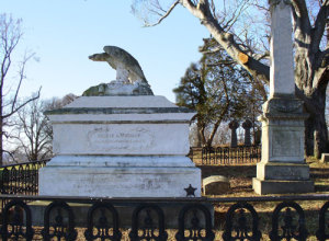 General Thomas's grave at Oakwood Cemetery