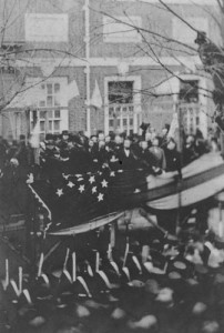 Lincoln prepares to lift the 34-star flag to mark the admission of Kansas to the Union in 1861. (Library of Congress)