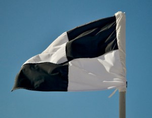 Black-and-white flags indicate the presence or surfers. (beachsafe.org)