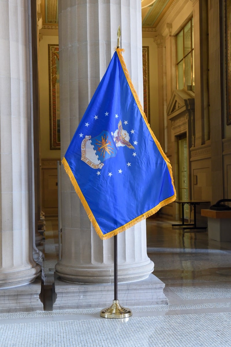 Air force flag picture with spreader for indoor use